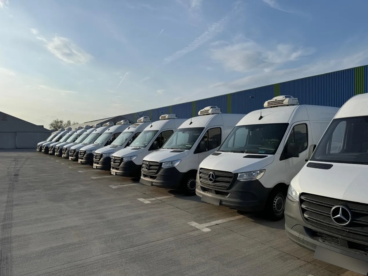 Flota GML Transconect — vehicule frigorifice Mercedes-Benz Sprinter aliniate la depozit